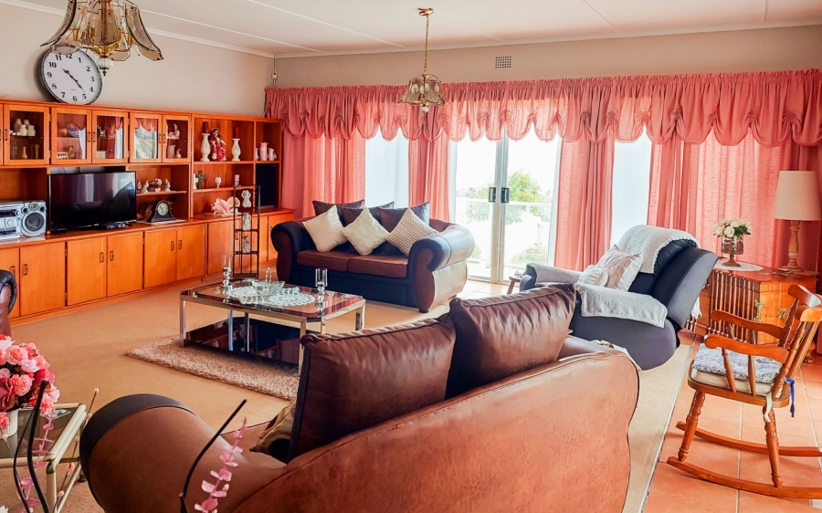 4 Bedroom Property for Sale in Port Nolloth Northern Cape